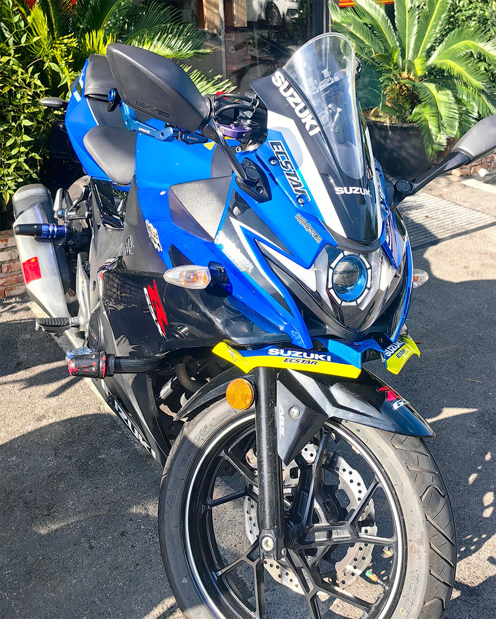 适用铃木gsx250r改装竞技赛道版下唇绕流定风 导流20翼23新款