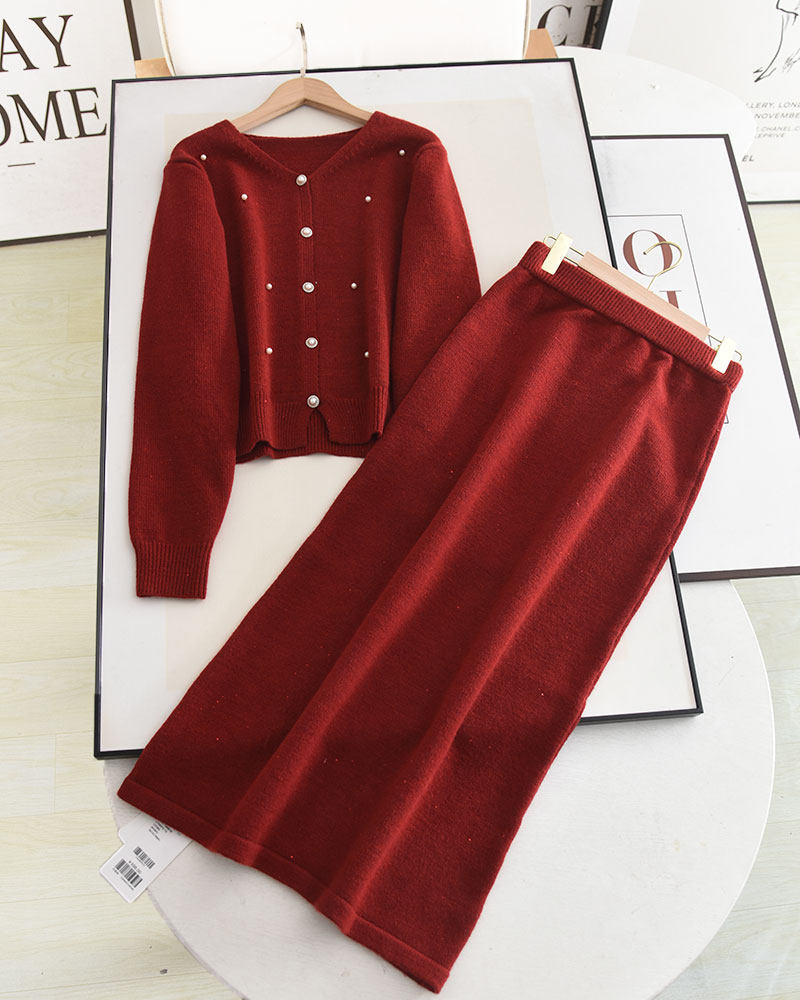 伊系の气质千金风套装!洋气钉珠v领红色针织毛衣半身裙两件套 女