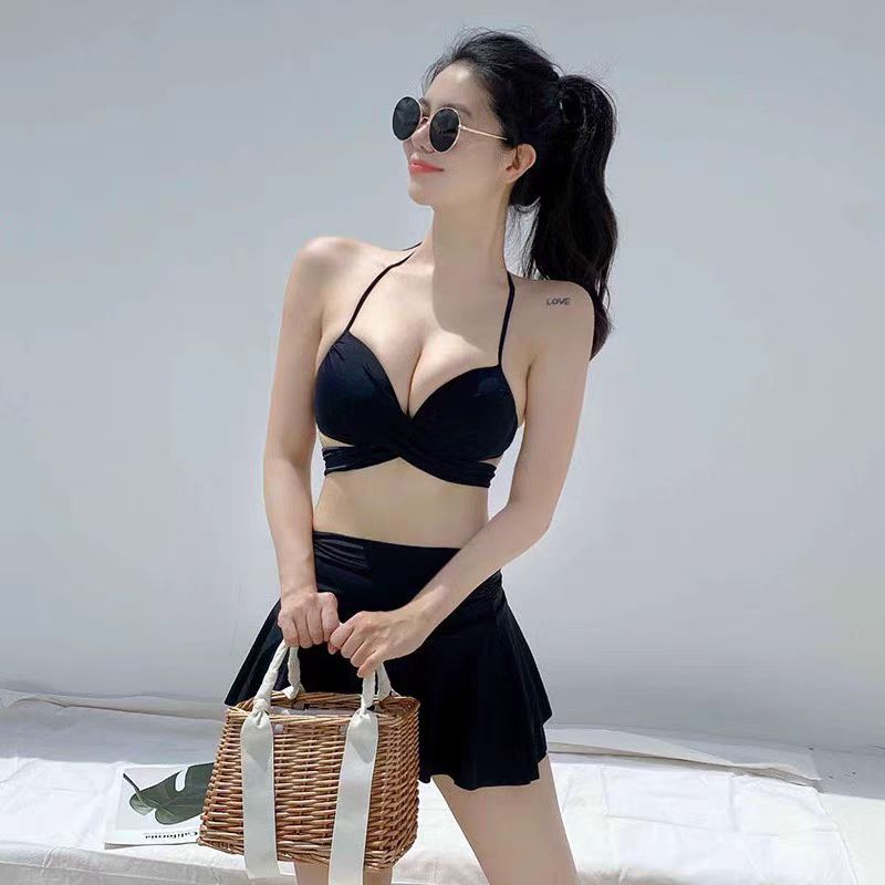 泳衣女夏2026新款比基尼三件套小胸聚拢性感裙式遮肚显瘦温泉泳装