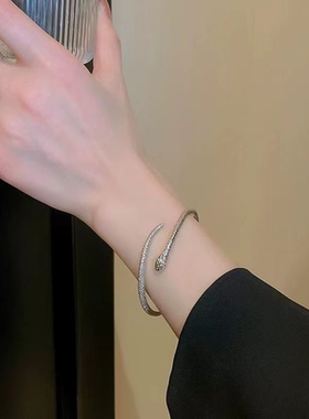 小众色灵蛇手镯百搭简约设计版赤眼灵蛇可调节手镯高质纹理手环