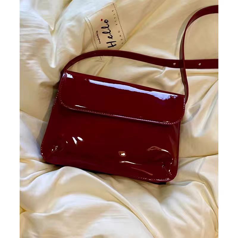 港风复古腋下包女秋冬新款红色漆皮手提单肩包斜挎包小方包女bag