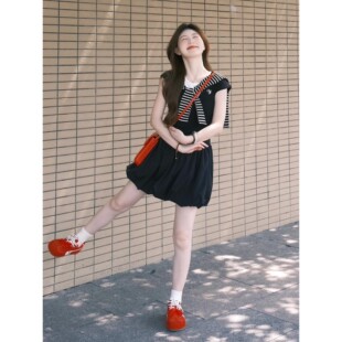 黑色连衣裙子女夏季2026新款今年流行爆款夏天巨好看掐腰蓬蓬短裙