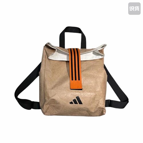 adidas大容量双肩包B12586