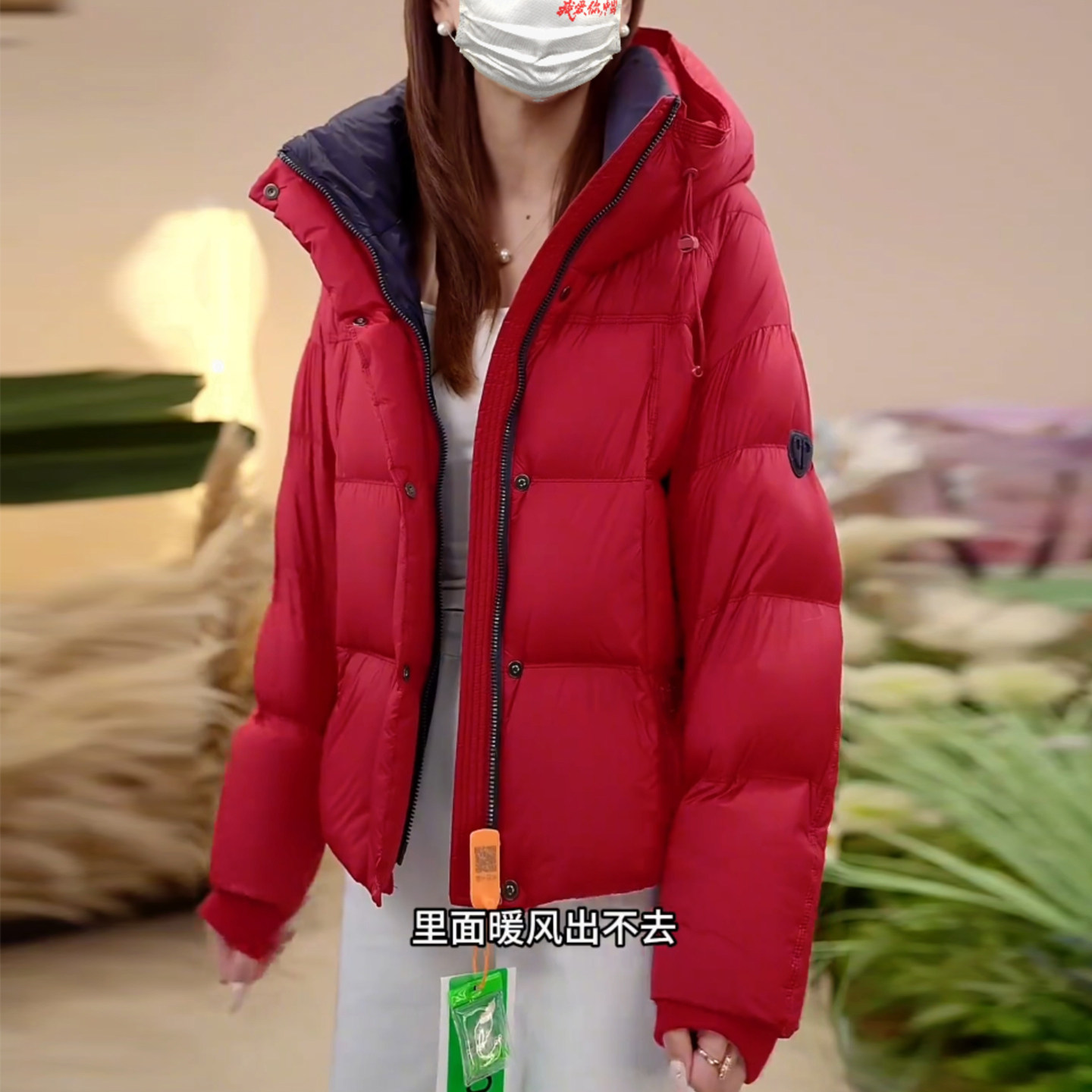 冬季加厚保暖新年红连帽棉服女