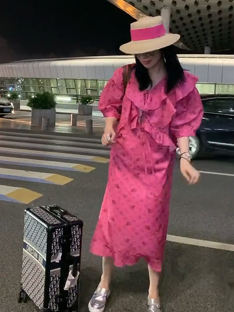 小个子荷叶边V领碎花连衣裙