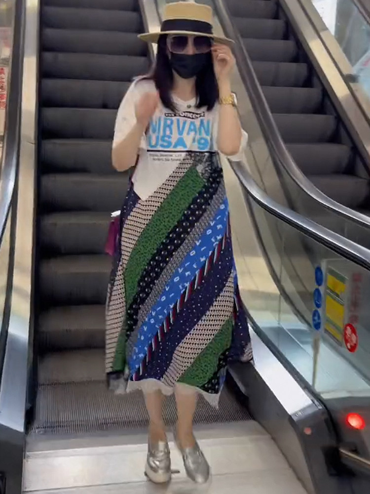 印花圆领显瘦连衣裙女洋气减龄