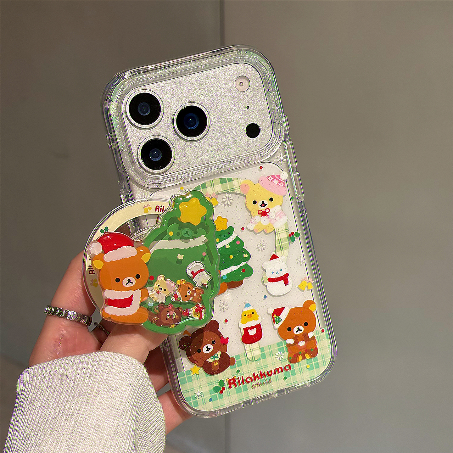 卡通轻松熊圣诞树磁吸支架适用苹果17promax手机壳iphone16新款17pro爆款16pro网红15pro防摔14保护套13女