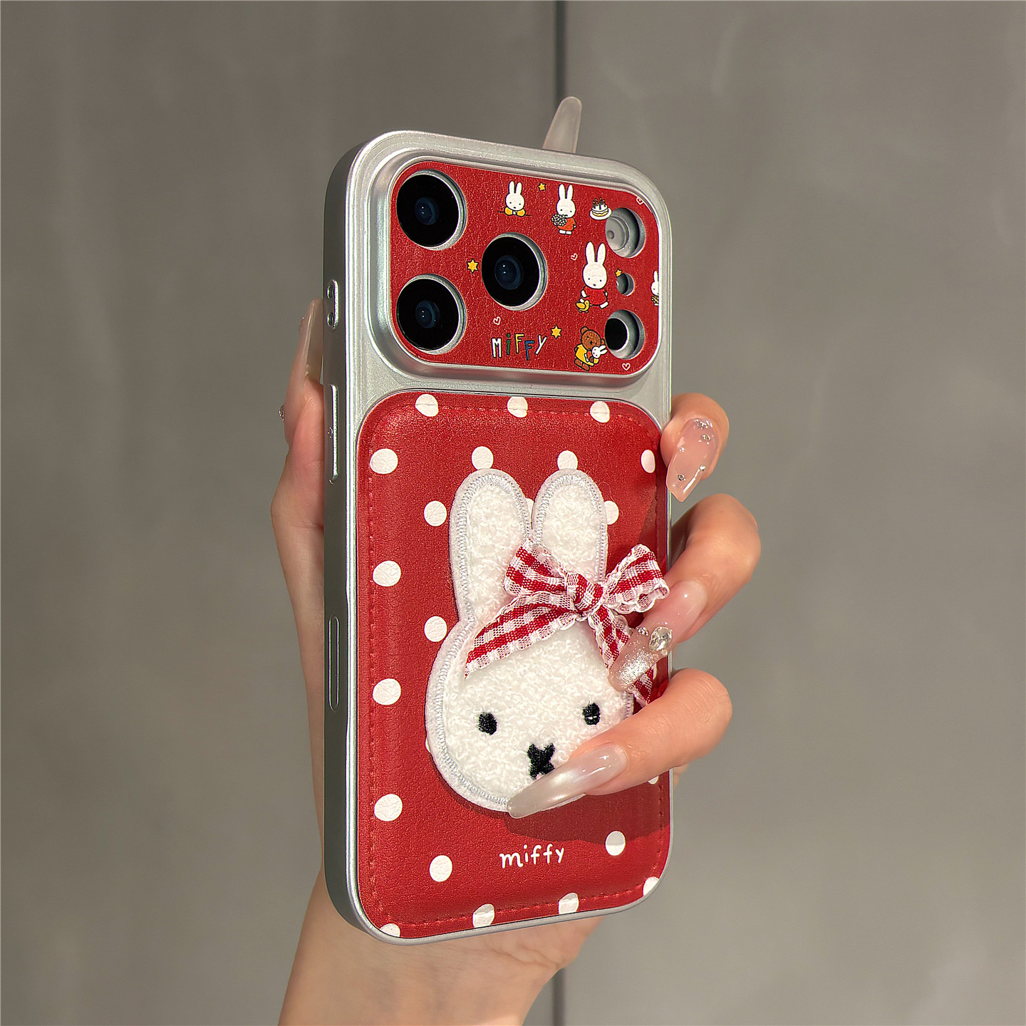 新年红色卡通波点刺绣米菲兔适用苹果17promax手机壳iPhone17pro电镀皮纹16pro女新款15全包防摔14保护套超火,3C数码配件,手机保护套/壳,淘宝优惠券,粉丝福利购,淘宝优惠卷