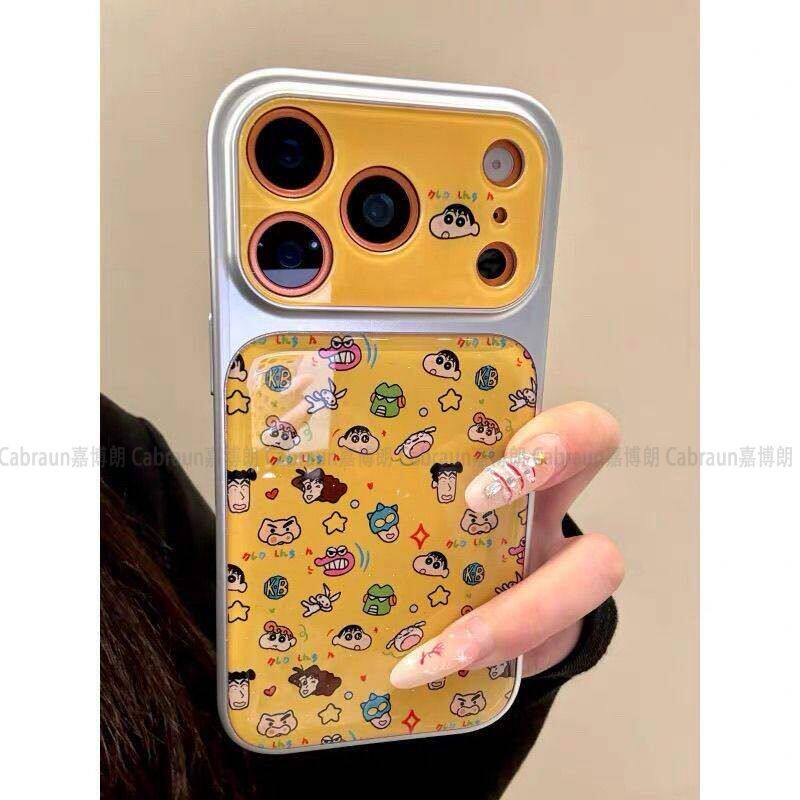 蜡笔小新日韩适用苹果17air手机壳十七六iPhone16pro仿原玻璃壳15Promax新款潮流颜值平果14plus高级13可爱套