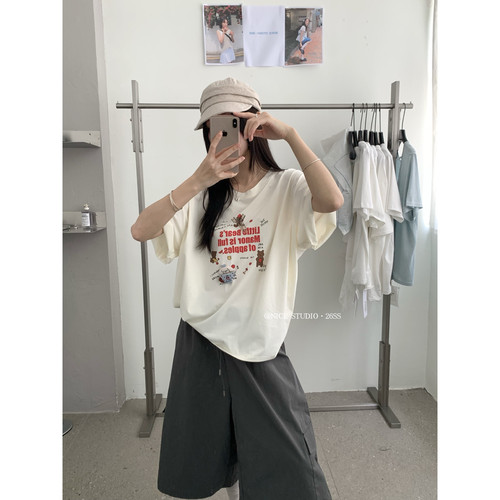 奶思家NICE STUDIO-2026夏季新款韩系小熊印花大版短袖T恤w63859