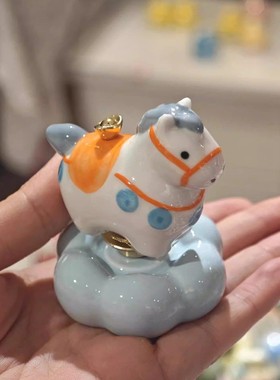 景德镇旋转小马摆件陶瓷2026新年桌面摆件转转小马吉祥物春节装饰