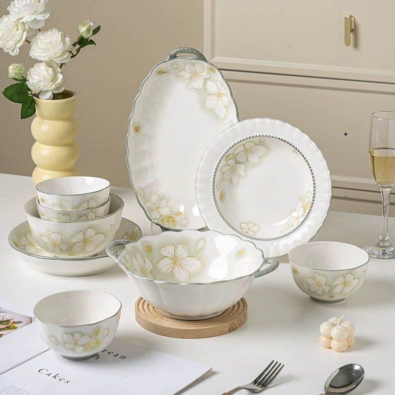 高级感新款家用鱼盘轻奢陶瓷釉下彩草帽盘水果盘子米饭碗餐具套装