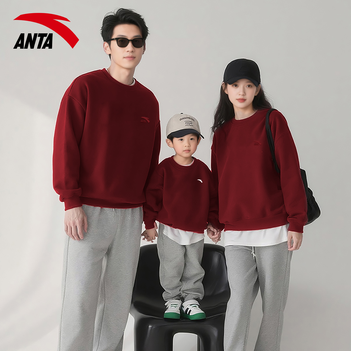 安踏红色卫衣一家三口宽松百搭