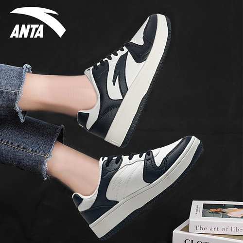 安踏系带女黑白低帮百搭板鞋轻便