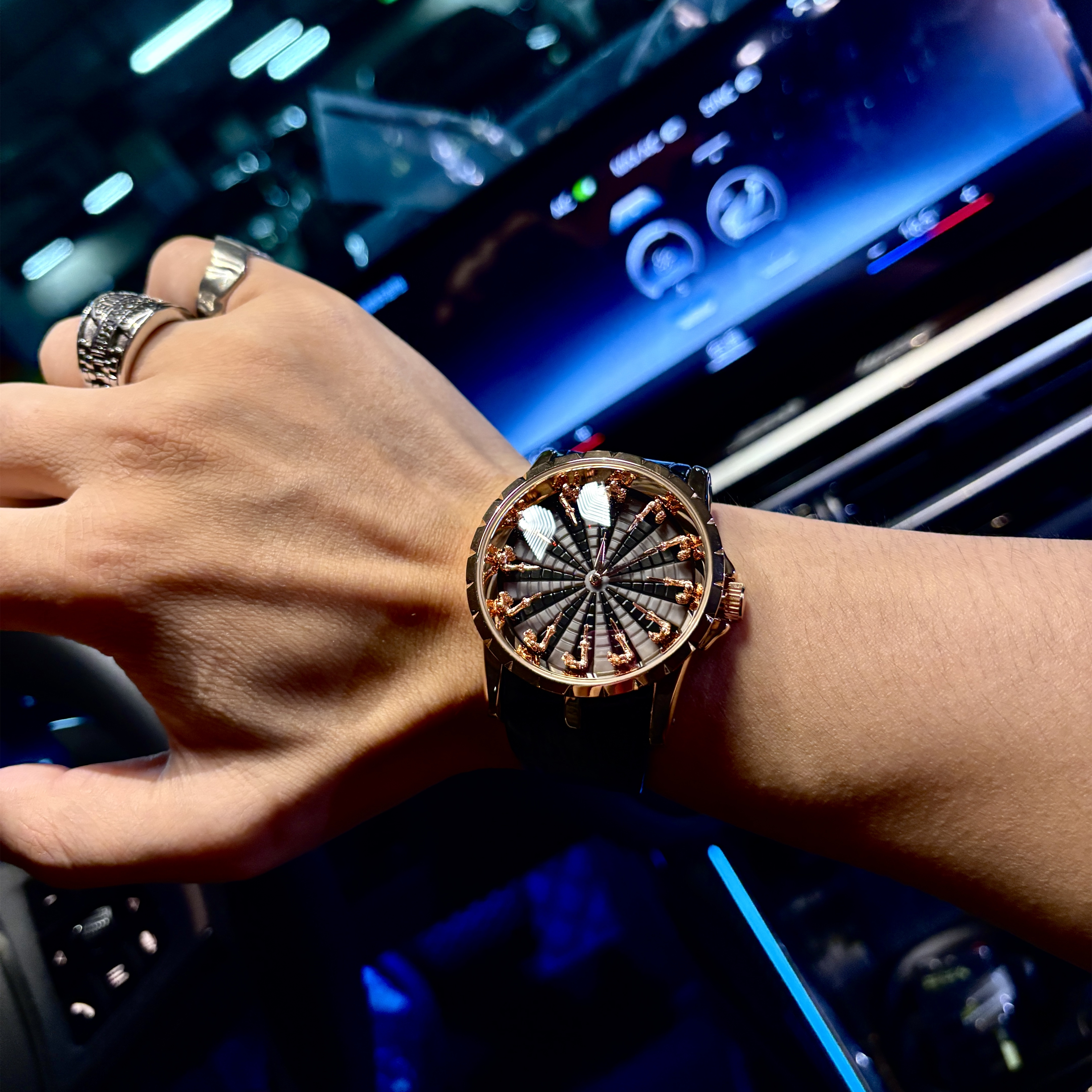 2025新款十二圆桌骑士手表男品牌正品男款地支虫洞概念氚气运动表