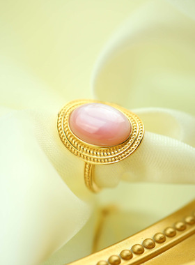 S925纯银镀金镶嵌粉贝戒指大蛋面精致轻奢时尚指环新款小众潮流