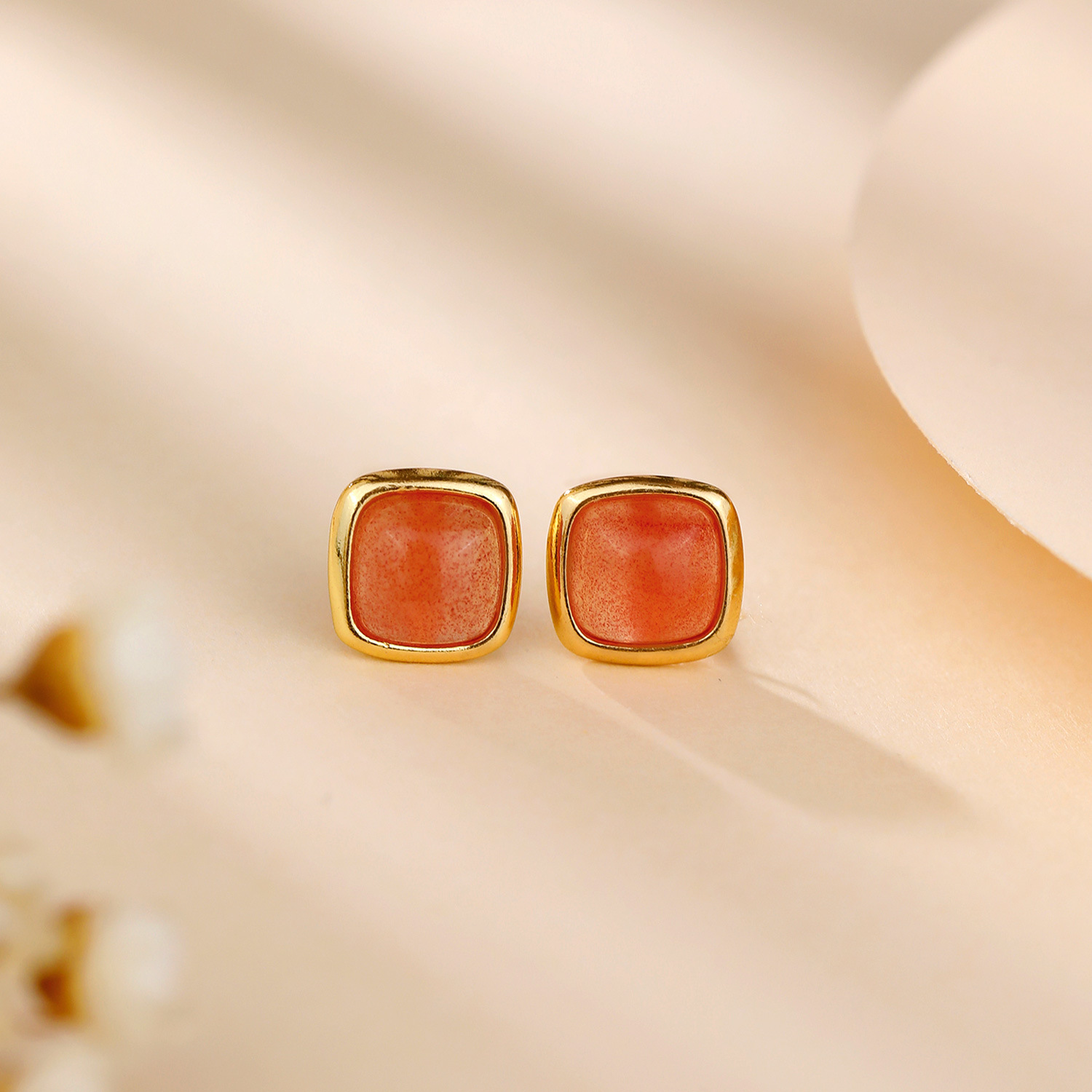 S925纯银镀18K金镶嵌南红耳饰耳钉玛瑙精致简约时尚精美方糖国风