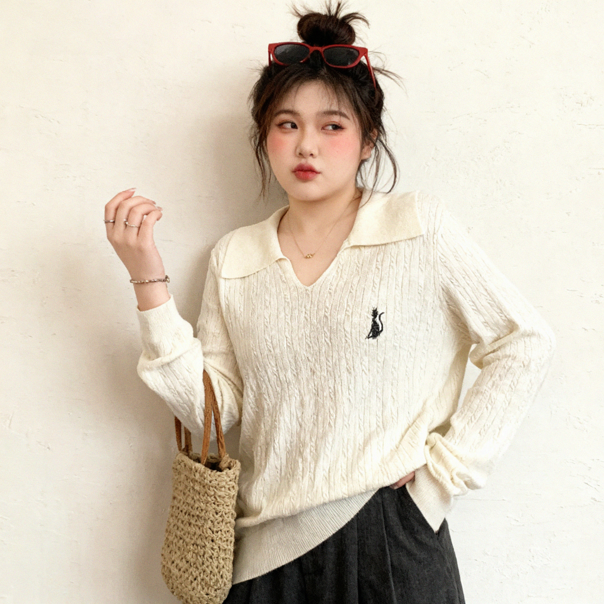 大码设计感刺绣翻领针织衫女秋冬微胖mm显瘦宽松减龄百搭小众上衣