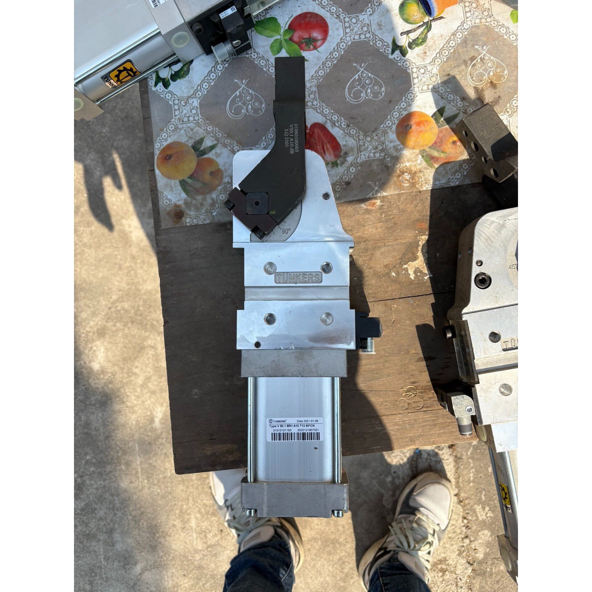 售前询价TUNKERS德珂斯夹紧气缸V 501 BR3 A10 T