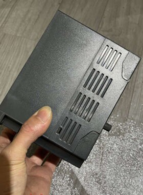 售前询价议价众辰众晨变频器ZC-TECHH2200A01D5K220v15KW测试OK