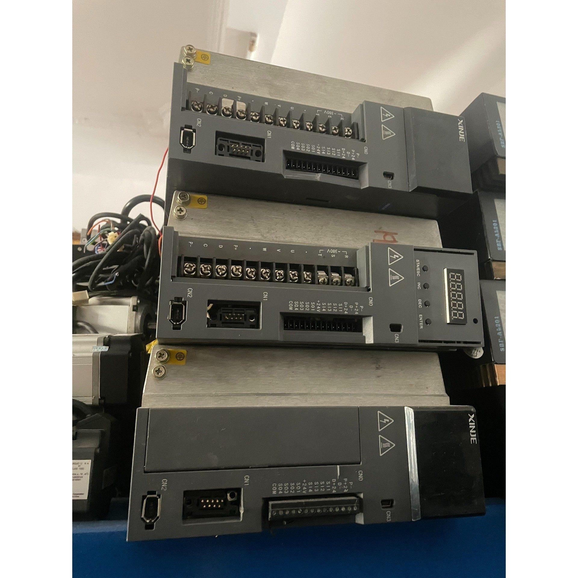 售前询价伺服驱动器DS5E-43P0-PTA3kw 还有3台