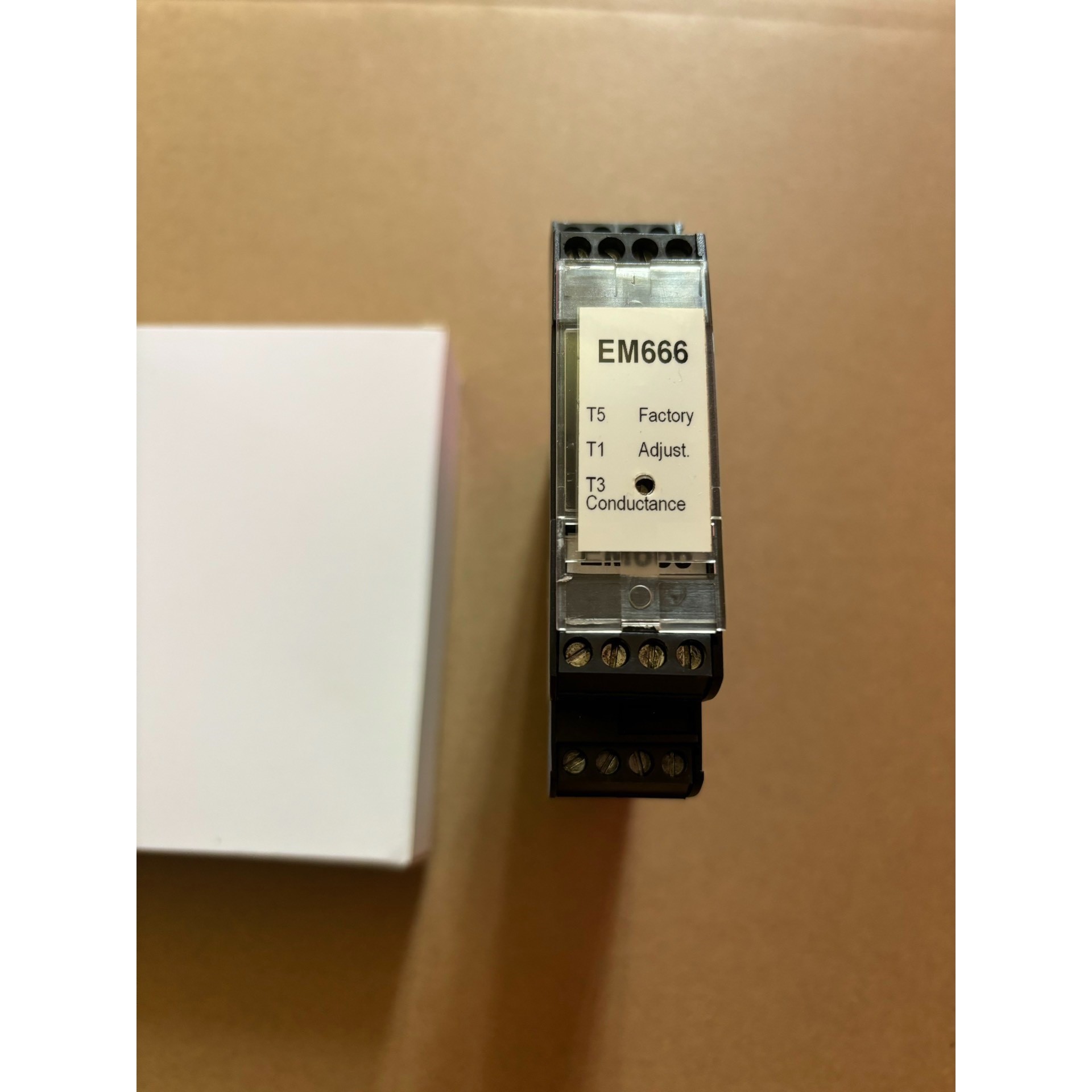 售前询价EM666库存余货一个SERIEN NR 2004MDC