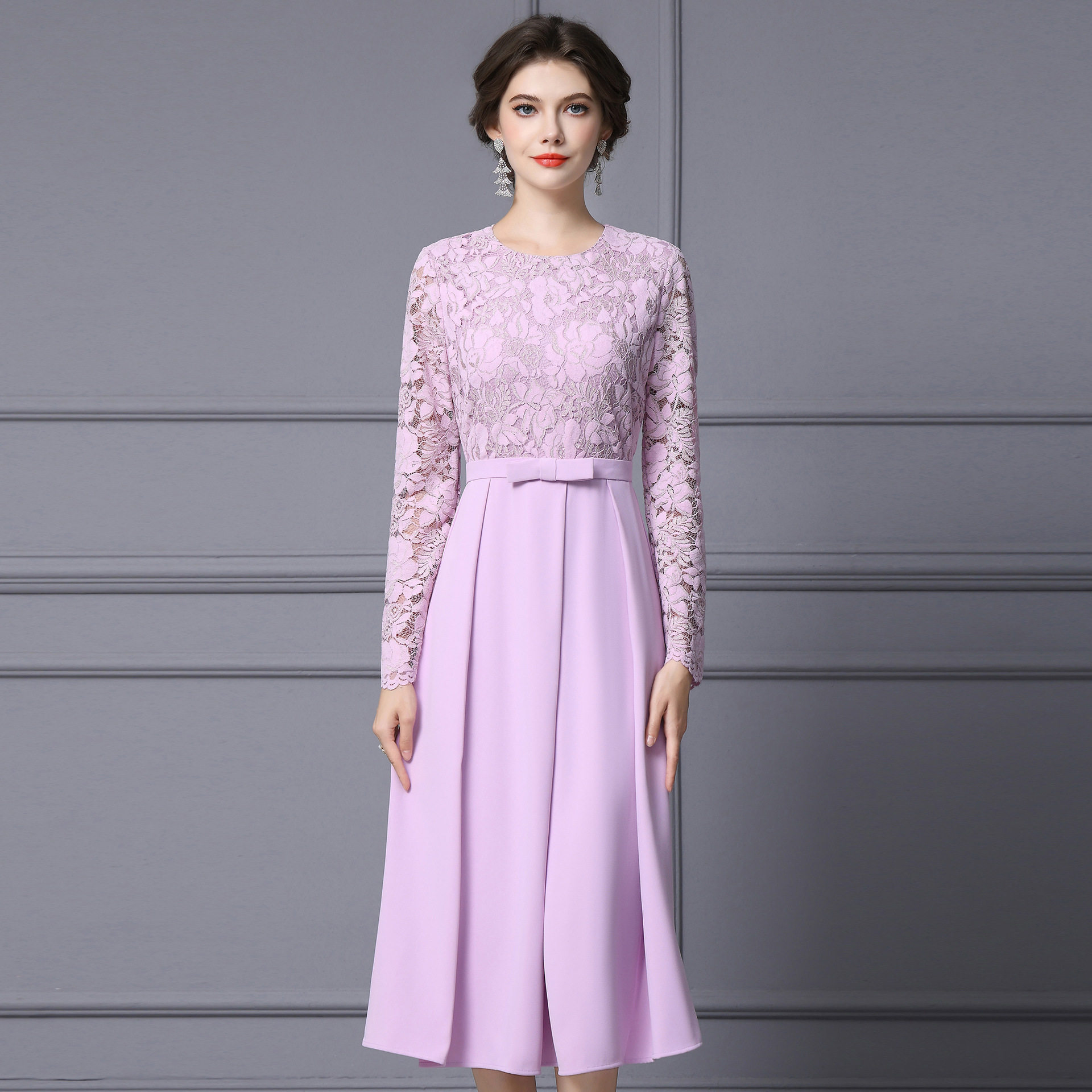 星译大方得体绝美连衣裙2025秋季新款粉色蕾丝蝴蝶结收腰A字裙子