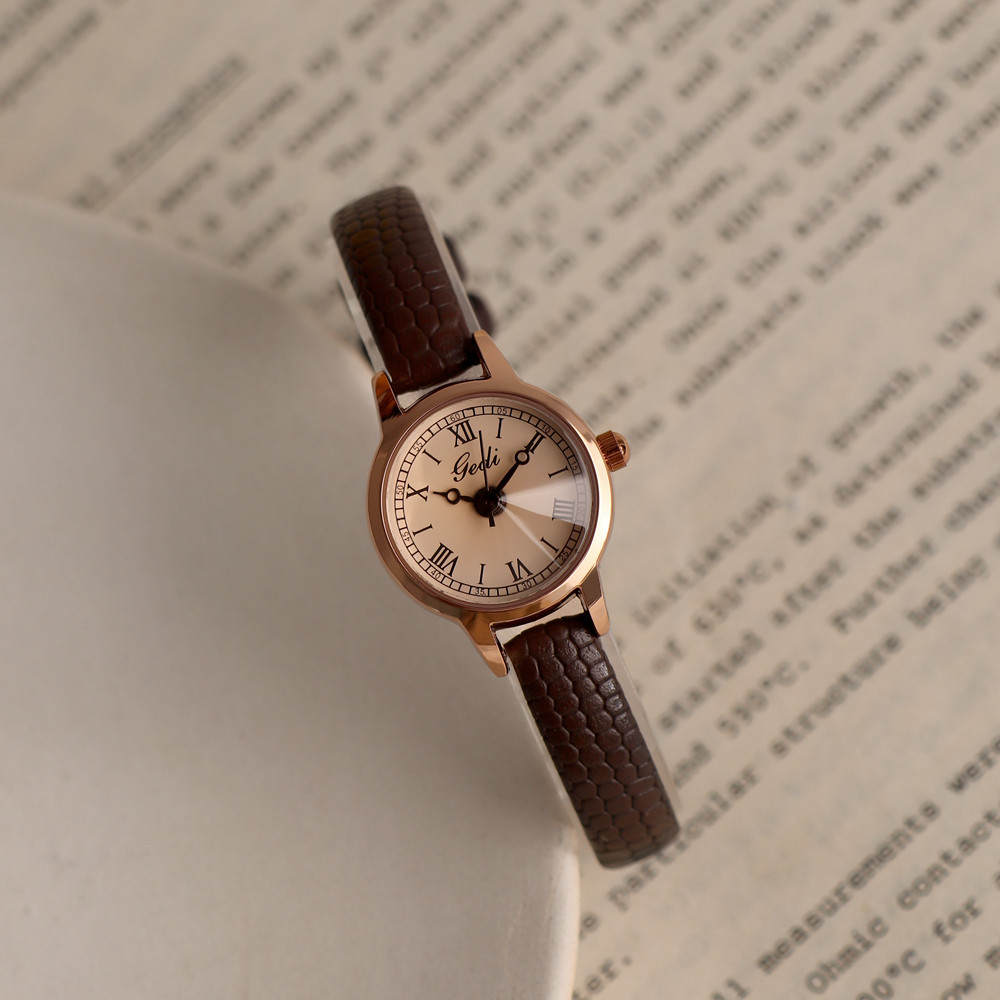 手表女小巧精致复古女款ins小众设计轻奢2021年新款表高级感气质