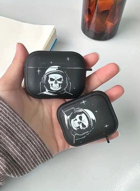 Black Spider Airpod Case Man transparent Black Earphone