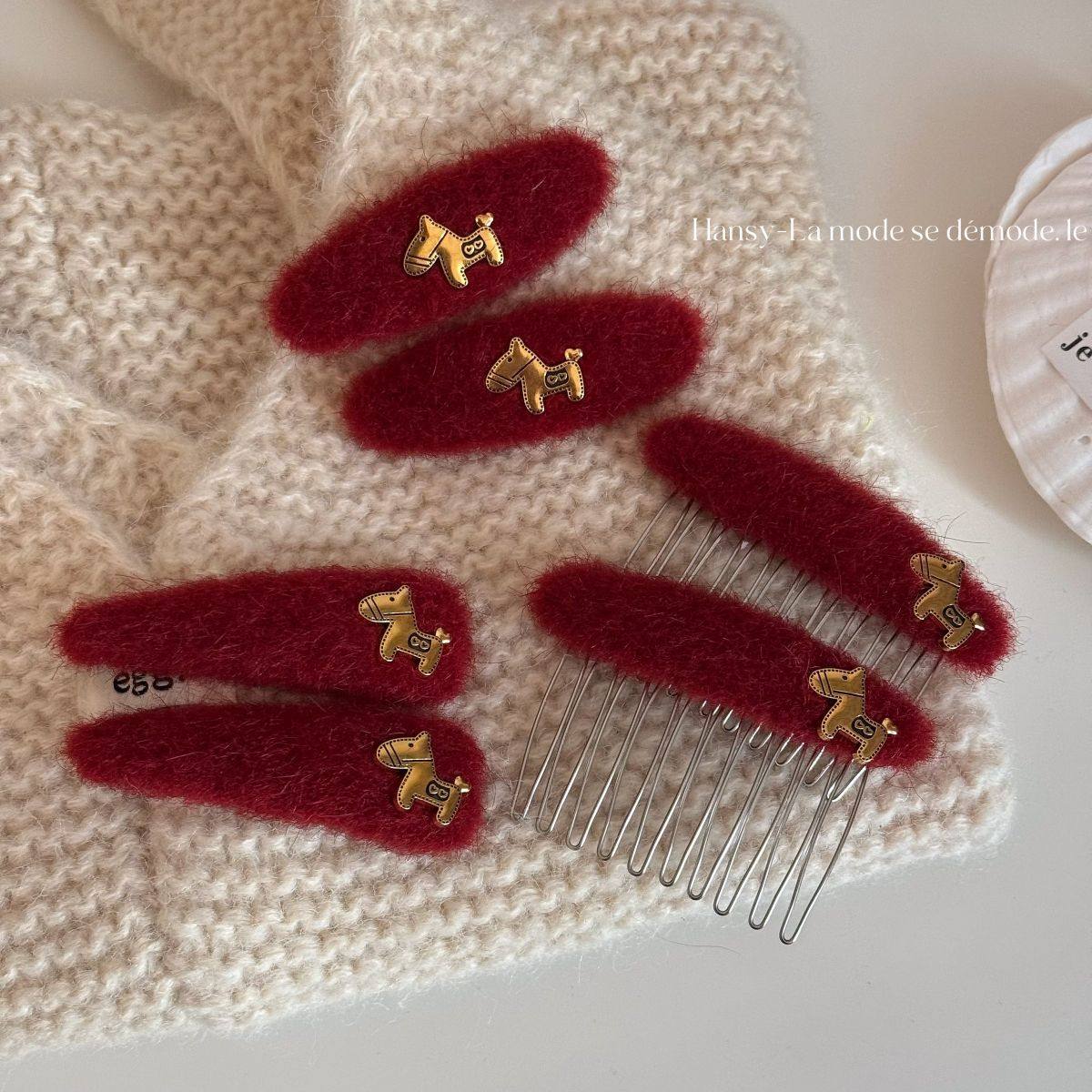 新年红色小金马毛呢发夹女高级感精致发卡高端侧边夹前额刘海夹子,饰品/流行首饰/时尚饰品新,民族风发饰,淘宝优惠券,粉丝福利购,淘宝优惠卷