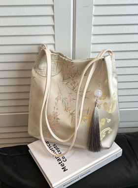 2025新中式腋下包淡雅刺绣纹理高级质感竹叶蝴蝶女洋气单肩腋下包