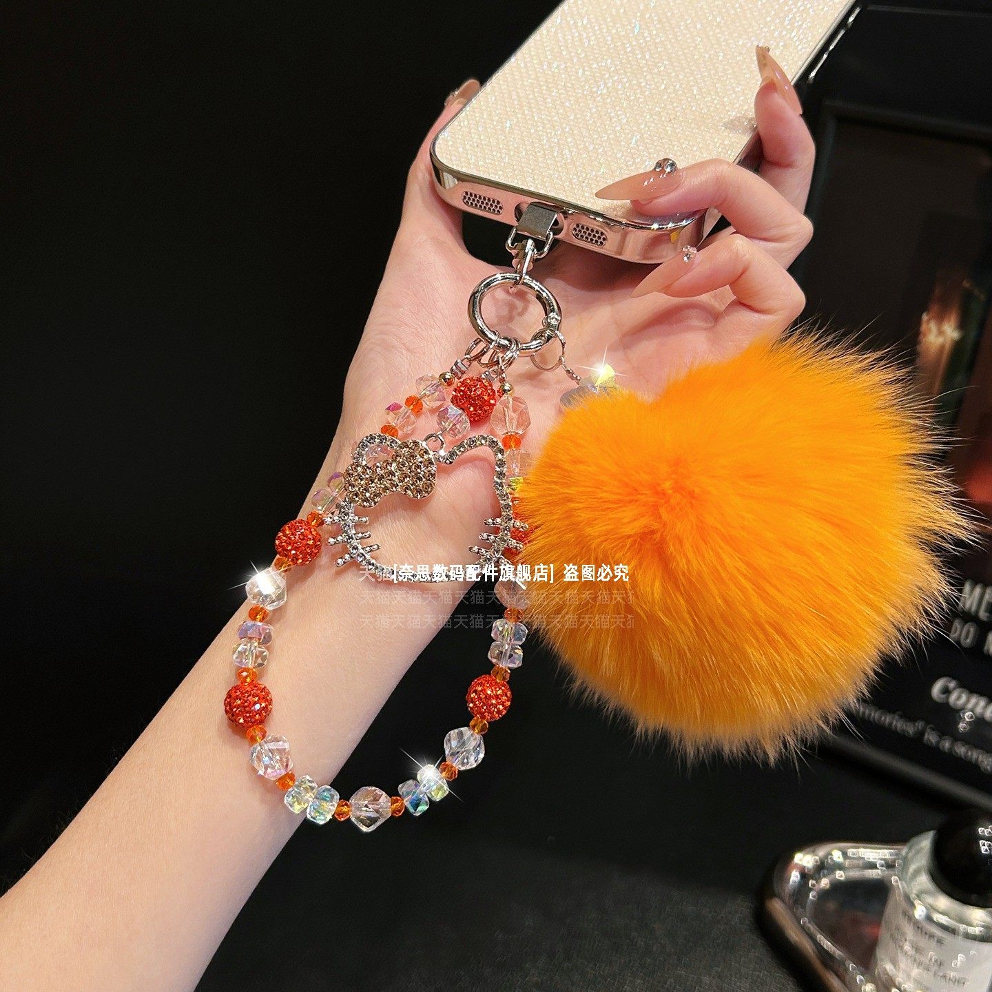 巨好看水晶手机链可爱水钻猫咪吊坠毛绒绒大毛球包包挂饰挂链爆闪精致