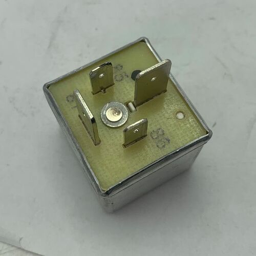 重汽原厂豪沃悍将统帅追梦24V70A轻卡总电源点火启动继电器JD285C