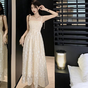 2026新款夏一字肩连衣裙女收腰显瘦甜美长裙子法式温柔风吊带裙