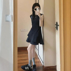 2025新款小黑裙小个子连衣裙无袖收腰显瘦a字裙背心女春夏季裙子