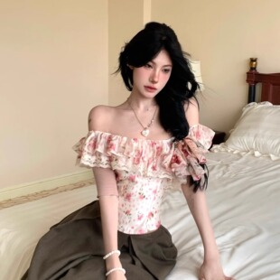 网图春夏氛围碎花一字肩蕾丝花边鱼骨胸衣上衣