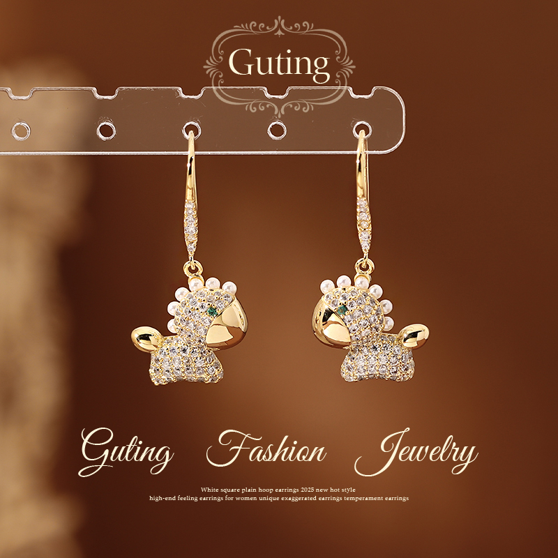 古婷金色满钻珍珠小马耳环高级感