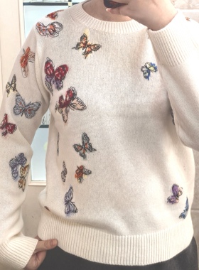 LM家高品  26年春款精致优雅款高级百搭重工嵌花刺绣蝴蝶圆领毛衣
