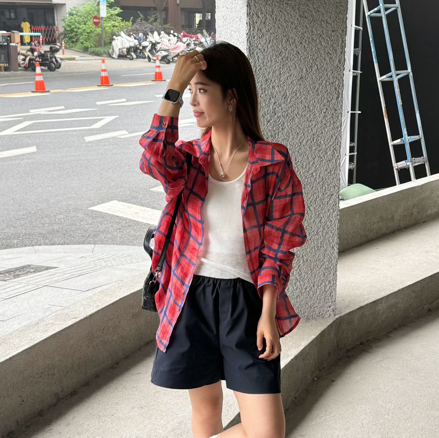 LM家高品 夏季新品慵懒度假风时尚百搭复古红格后背系带防晒衬衫