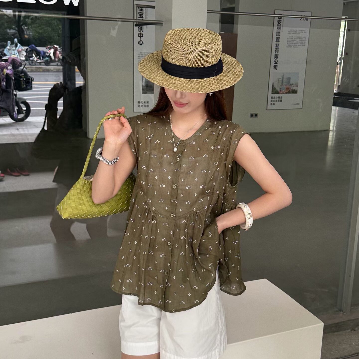 LM家高品  夏季新品法式甜美感巨遮肉显瘦圆领飞袖苎麻大摆娃娃衫