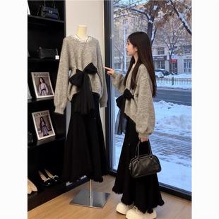 冬装一整套2026超火穿搭慵懒风灰色蝴蝶结针织连衣裙子巨好看套装