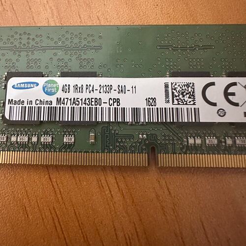 请议价-DDR4 4GB内存条 M471A5143EB0-CPB
