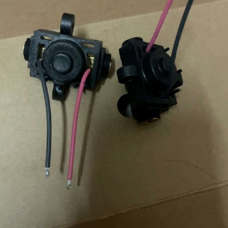 请议价-日立高壹电锤碳刷架,14—18V通用,还有转子