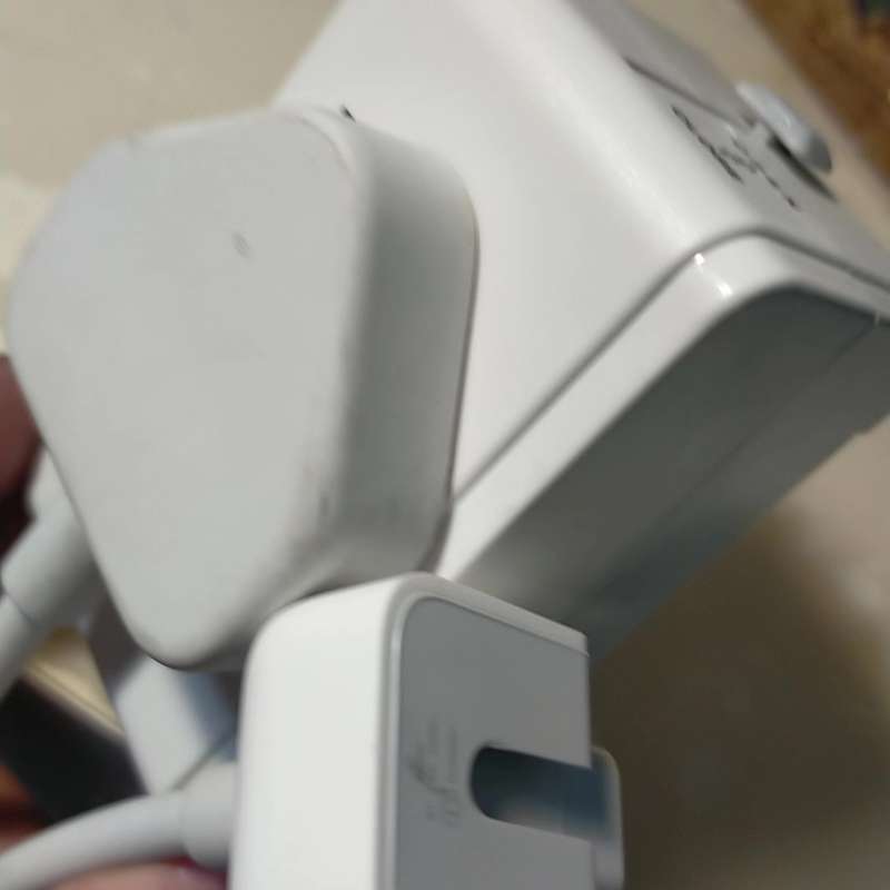 请议价-全新原装充电器转换头,带国际旅行插座!