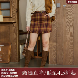 西町村屋复古半身裙女装新款秋冬法式格子短款百搭A字裙AD8410005