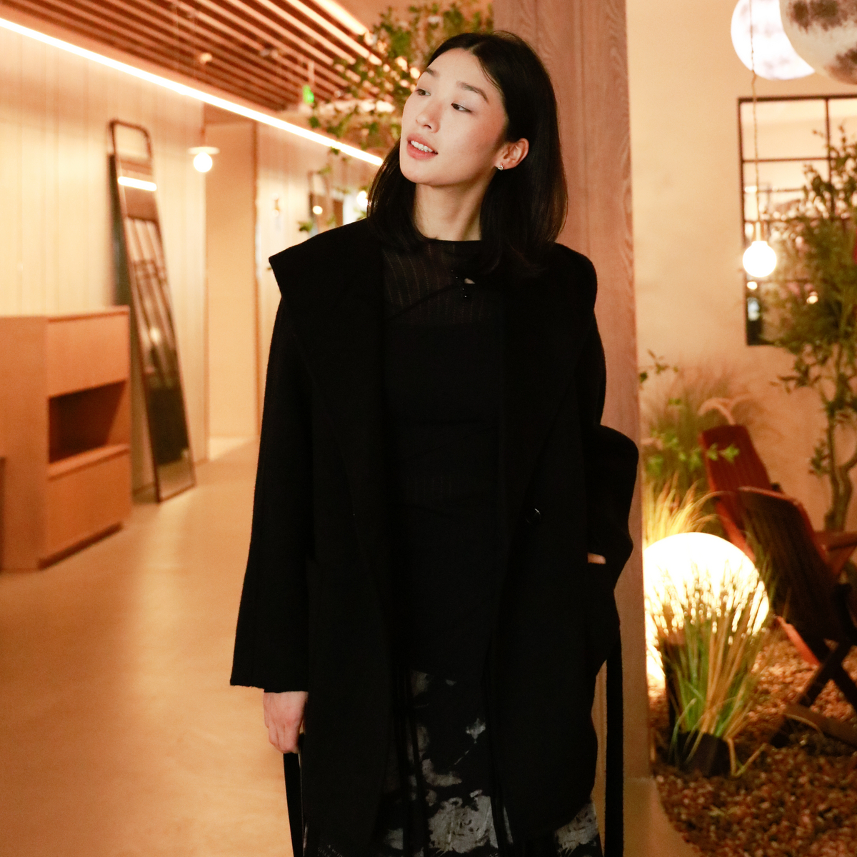 西町村屋气质感羊毛大衣女装冬季新款中长款连帽双面呢HD8209032