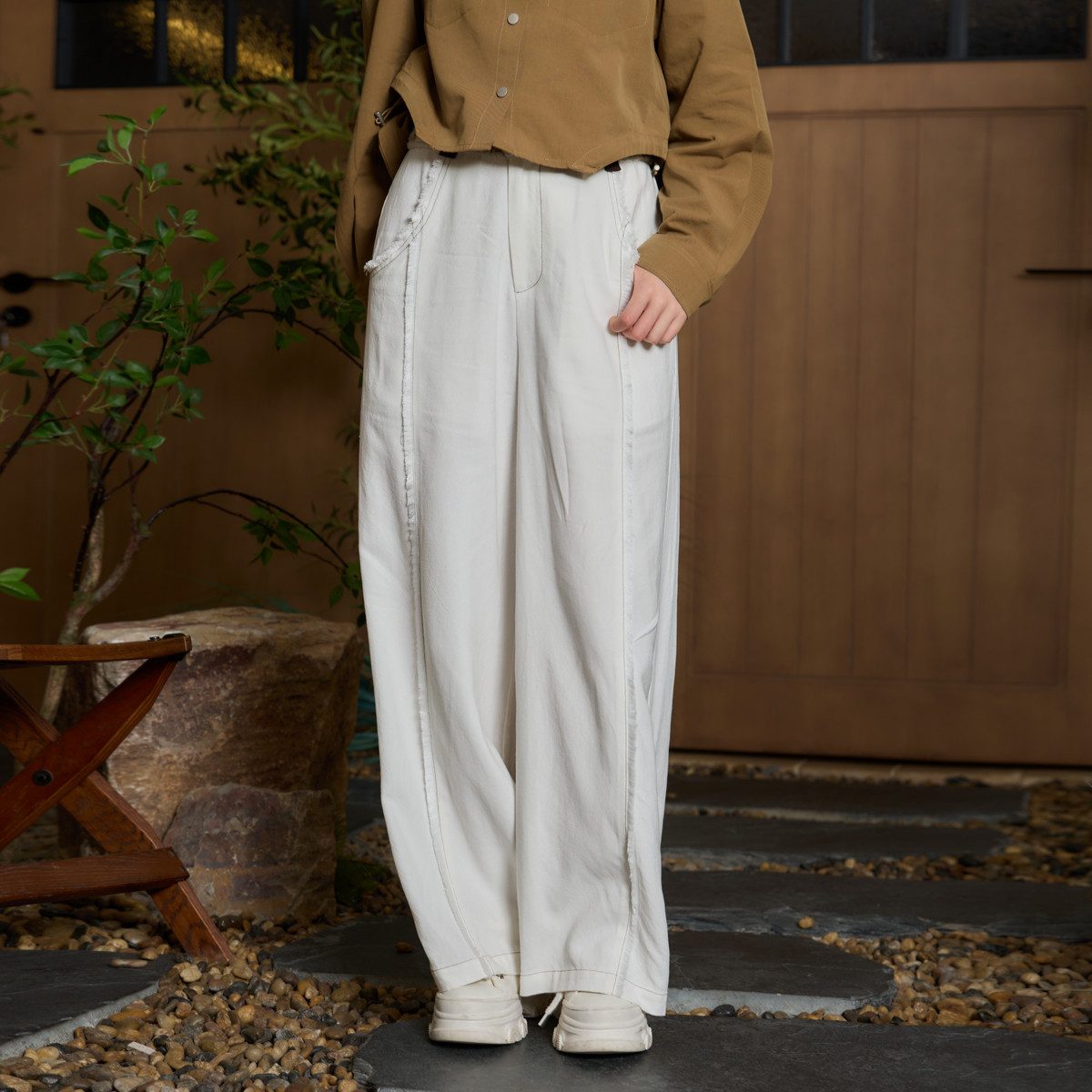 西町村屋休闲阔腿裤女春新款高腰设计感拉毛拼接直筒裤HA9303001,女装/女士精品,休闲裤,淘宝优惠券,粉丝福利购,淘宝优惠卷