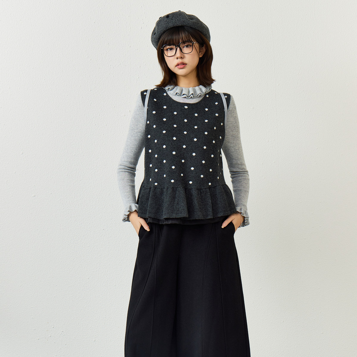 西町村屋韩系风无袖马甲女装2025冬季新款波点拼接背心XHBD10003,女装/女士精品,背心吊带,淘宝优惠券,粉丝福利购,淘宝优惠卷