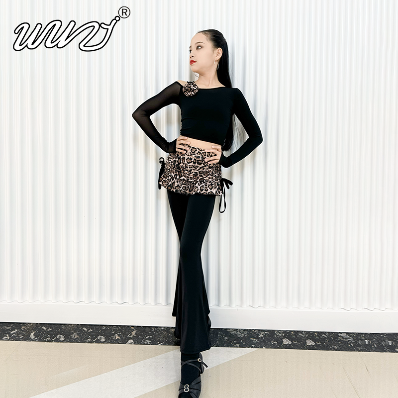 舞姿女童拉丁舞服2025新款露肩上衣豹纹款裙摆拼接喇叭长裤练习服