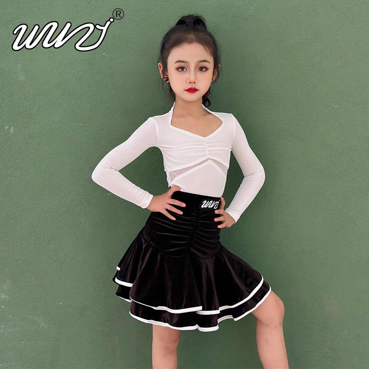 拉丁舞服女童2025新款长袖拉丁舞服儿童演出服少儿专业表演舞蹈服